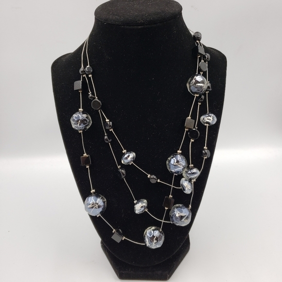 Faux Pearl Wire Necklaces Grey Blue White Opaque Shorter Length Costume … - Picture 6 of 12